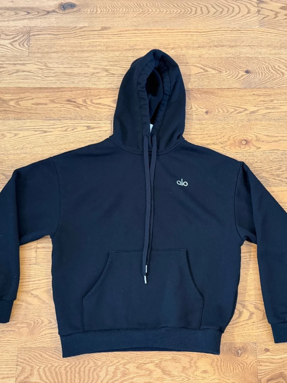 NWOT Alo Yoga Accolade Hoodie in Black (Size Small)